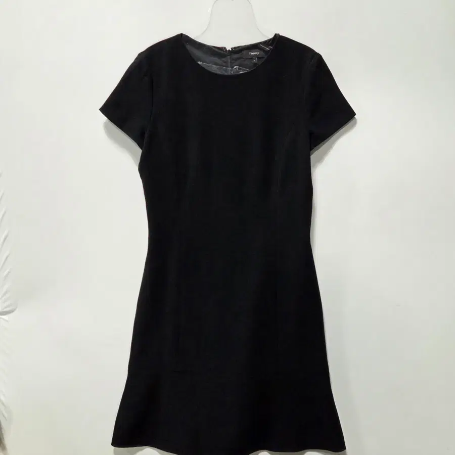 띠어리 블랙 반팔 플레어 미니 원피스 0 26071516