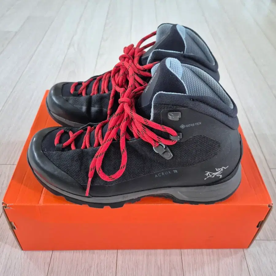 아크테릭스 아크럭스 Tr GTX 부츠 블랙.EU: 40(250)