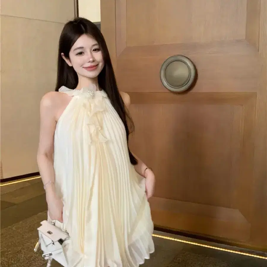 플리츠 뷔스티에 원피스 아이보리