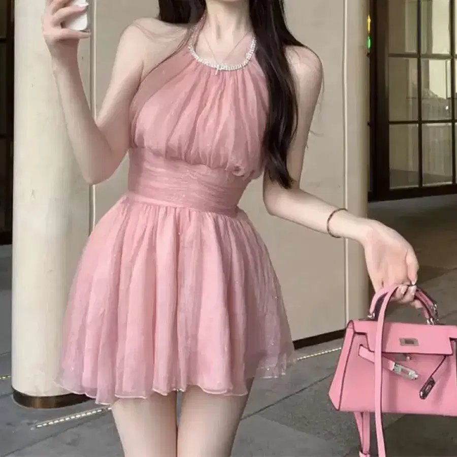 핑크색 셔링 홀터넥 원피스