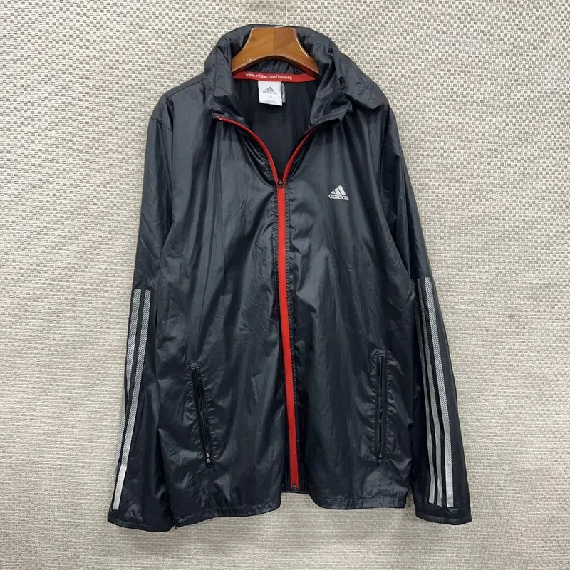 아디다스 바람막이 자켓 105 D08811