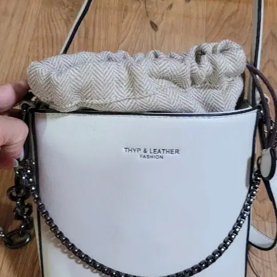 THYP&LEATHER 패션 토트백 화이트
