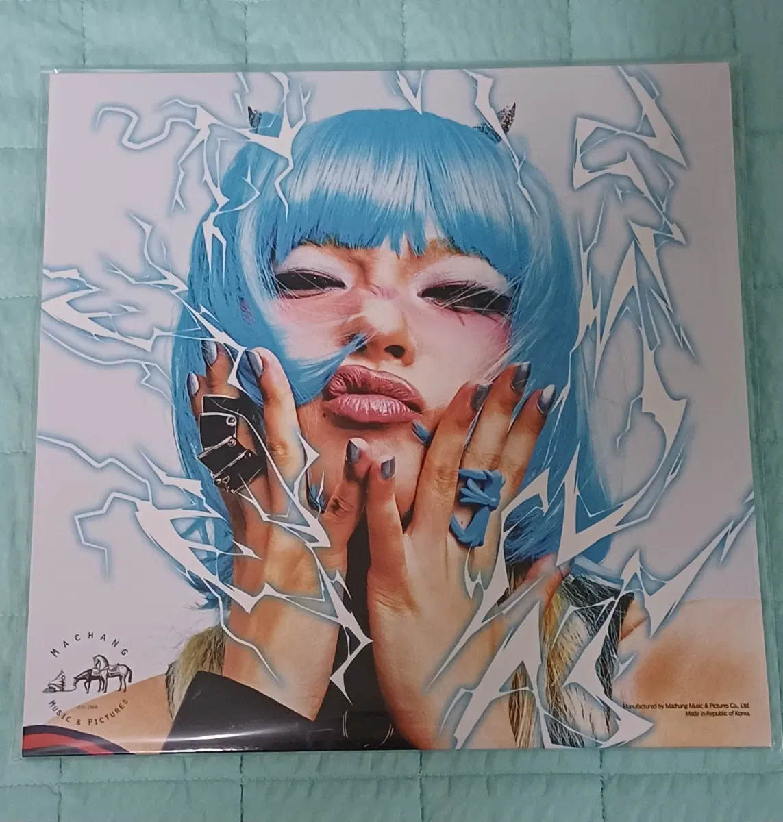 용용 첫번째 LP 300장 한정반 미개봉
