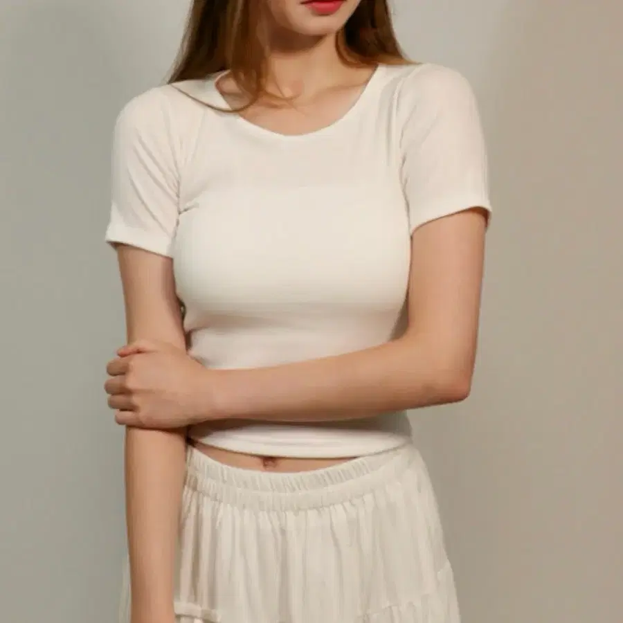 새상품)화이트 무지 크롭 반팔티