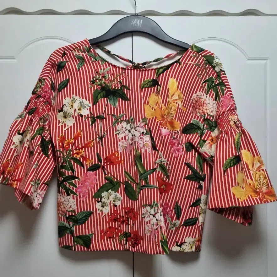 ZARA BASIC 플라워 스트라이프 블라우스 XS