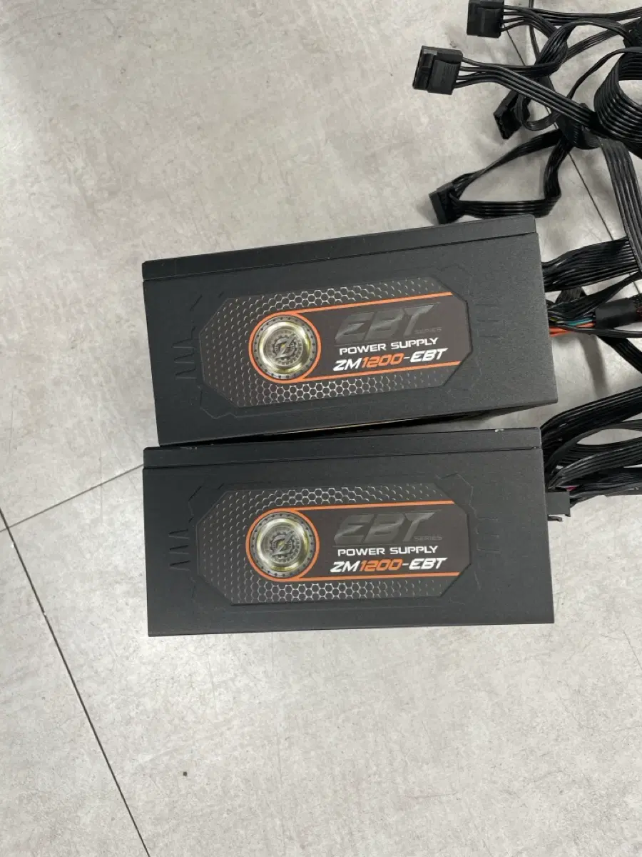 ZALMAN 파워 서플라이 ZM1200-EBT 1200w 골드 80+ 전원선증정
