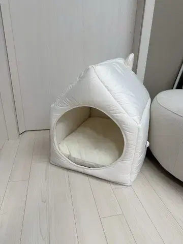 아우스리푸 인포멀 하우스 - 화이트
