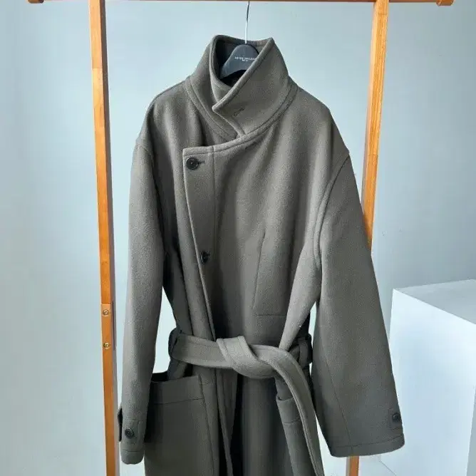 르메르 랩코트 thyme컬러 CO1037LF1116610