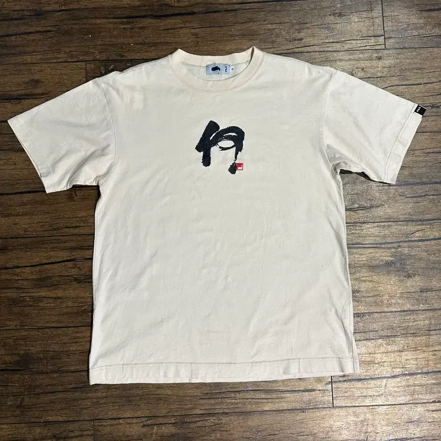 FILA 휠라 일본판 붓글씨 그래픽 반팔 티셔츠 M 아이보리