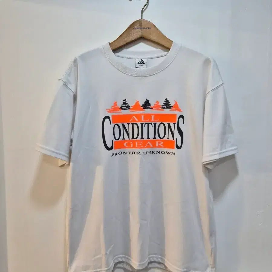 M) 나이키 ACG 프린팅 티셔츠 팝니다