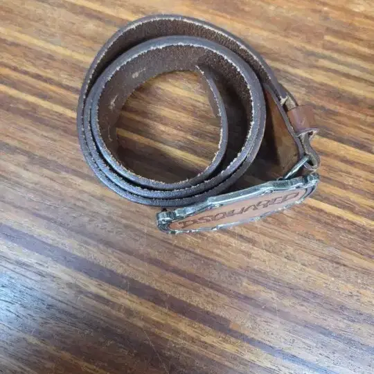 디스퀘어드 각인로고 빈티지 통가죽 벨트 105cm