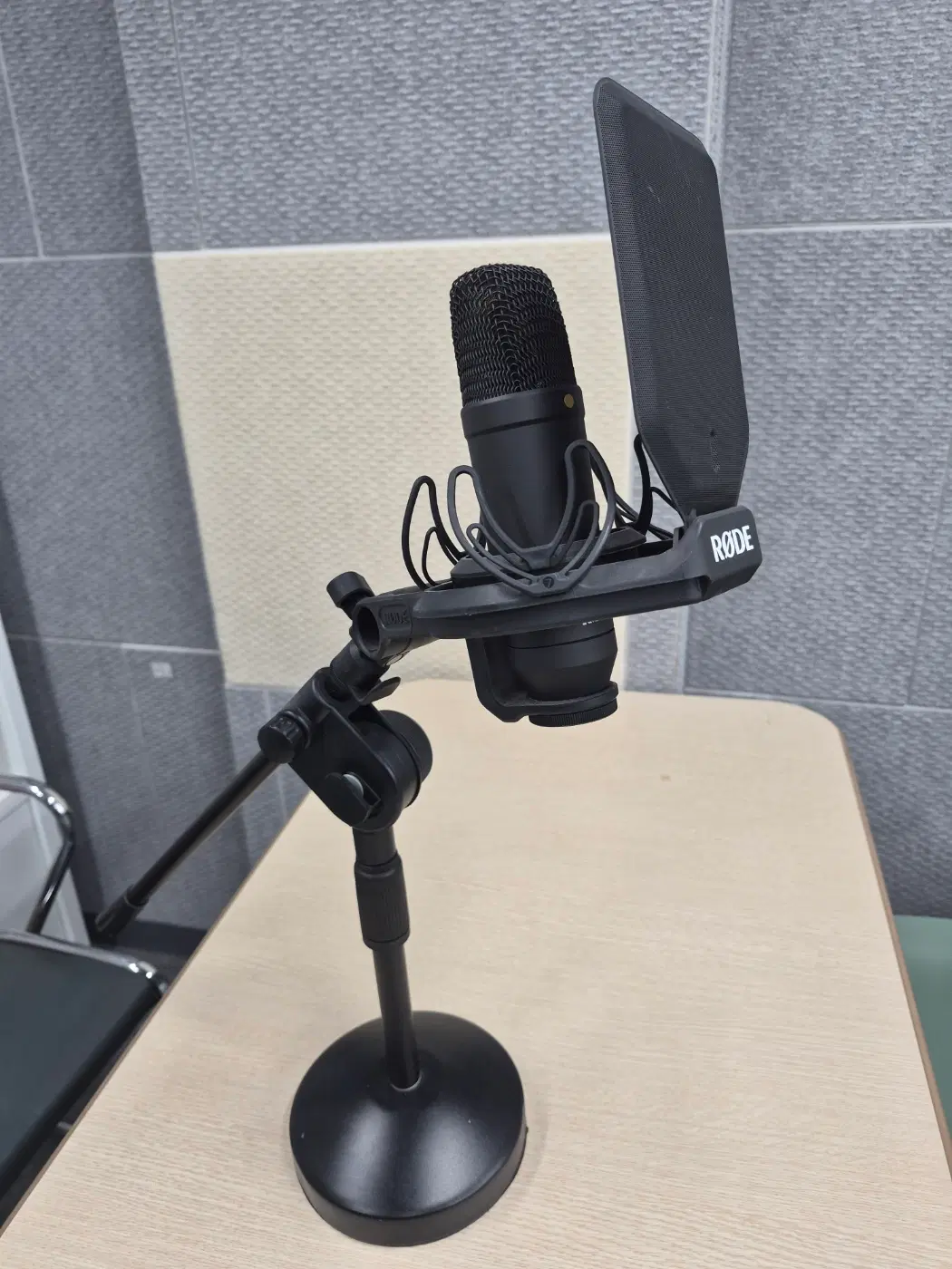 Rode 스텐드 마이크 유튜버용 콘덴서마이크