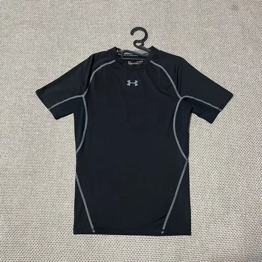 XL 언더아머 기능성 라운드 반팔티 B.8357