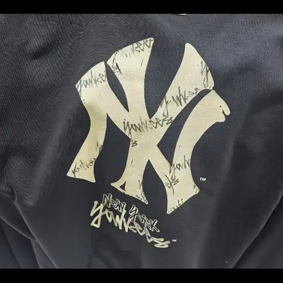 MLB 엠엘비 빅로고 맨투맨 완전새상품 신상저렴히판매