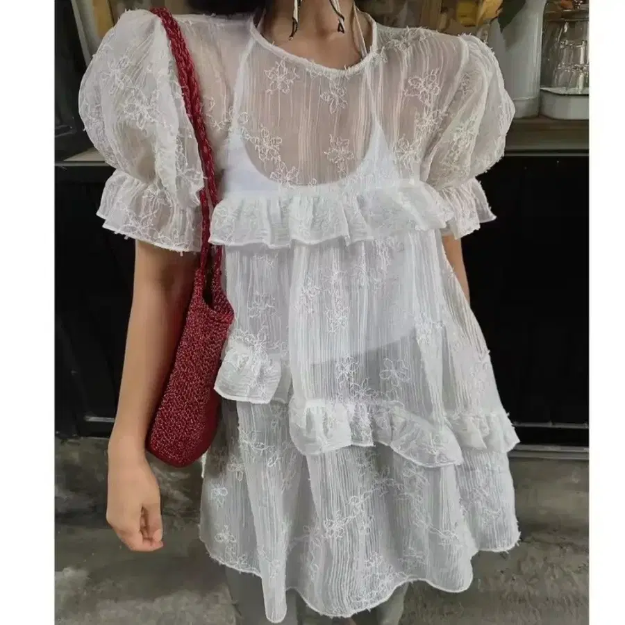 퍼프소매 레이스 시스루 원피스