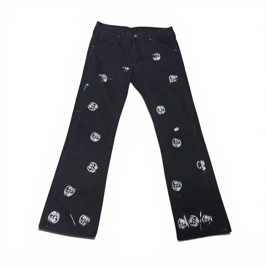 31 랭글러 WRANGLER 페인팅 세미부츠 플레어 블랙진