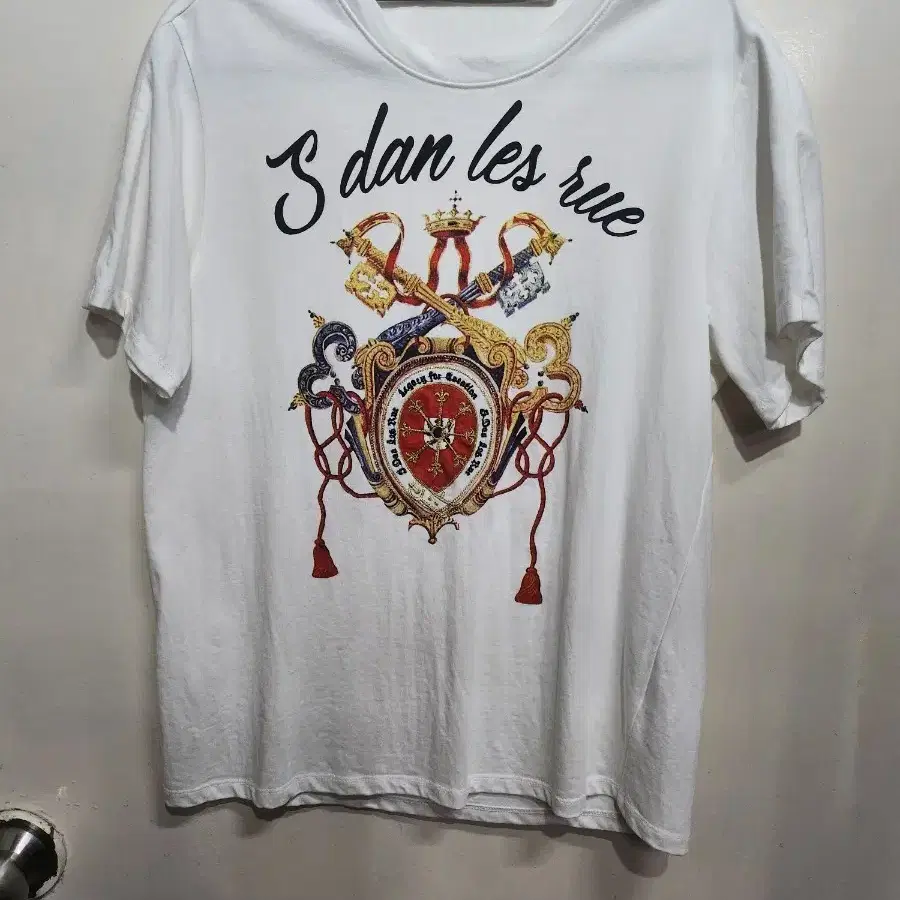 S dan les rue 반팔티 화이트