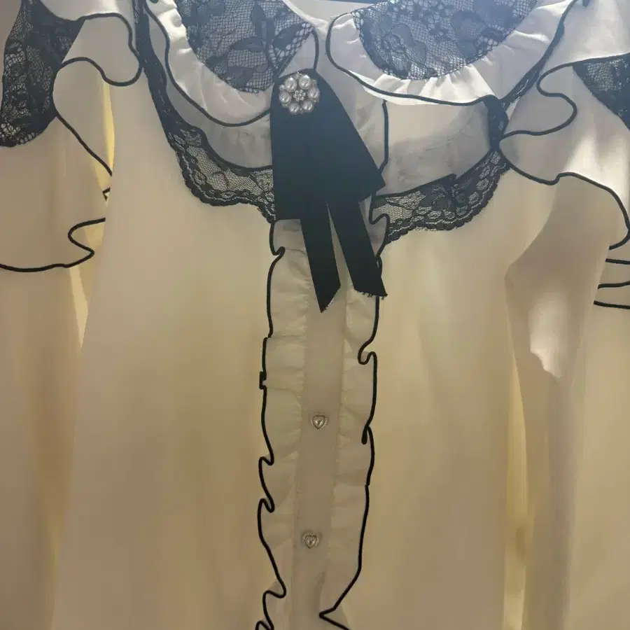 급전) 노에미 블라우스