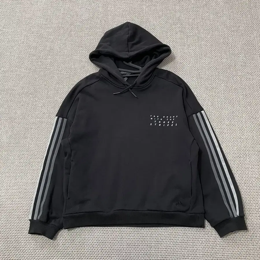 XS 아디다스 후드티셔츠 B.7022