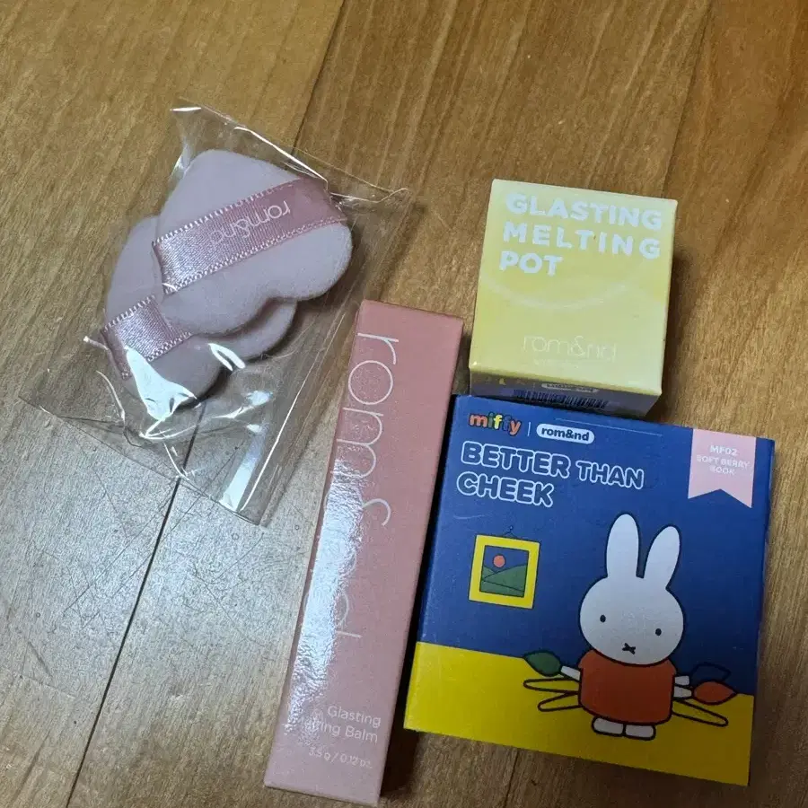 롬앤 글래스팅 멜팅 팟 / 베러 댄 치크 / 글래스팅 립밤