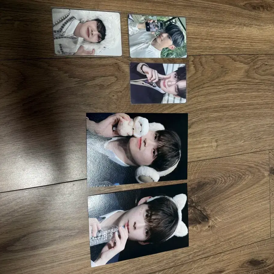 성한빈 석매튜 한유진 포카 하나당 3천원입니다 성한빈 사진은 두개에 3천원입니다