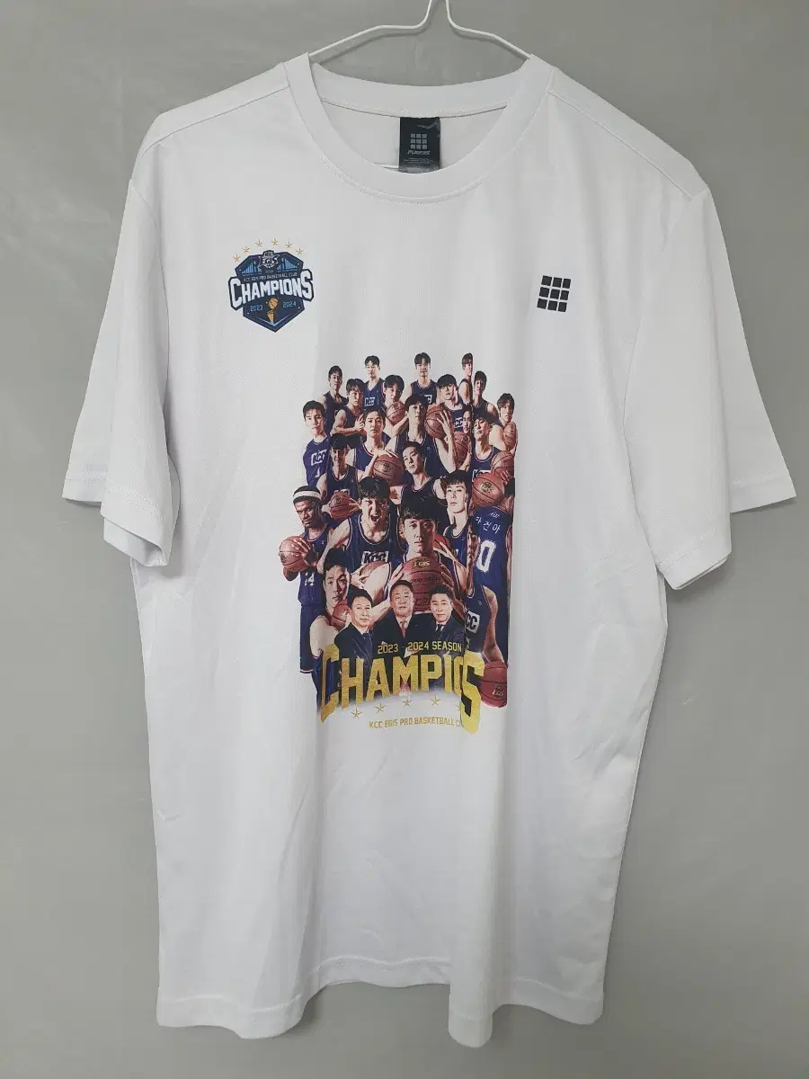 KCC 이지스 농구단 2023-2024 시즌 챔피언 기념 반팔 티셔츠