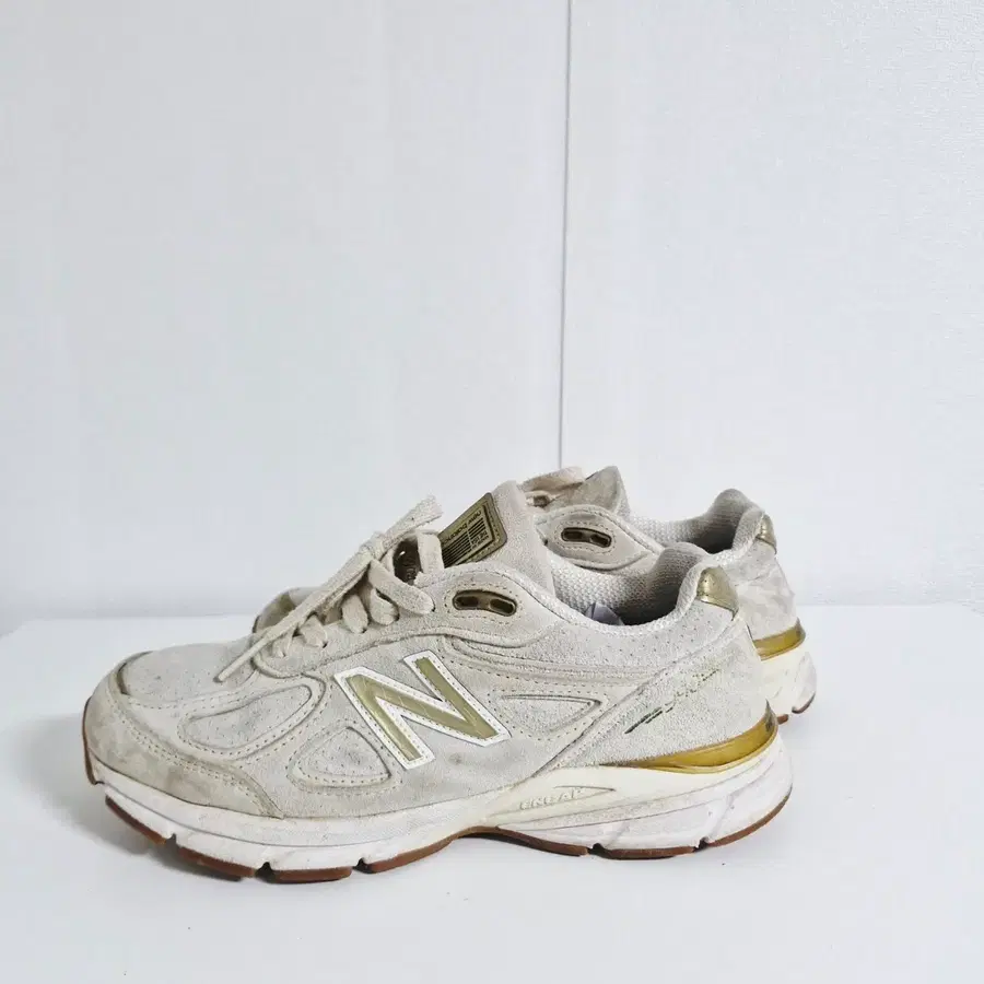 뉴발란스 990v4 앙고라(245)