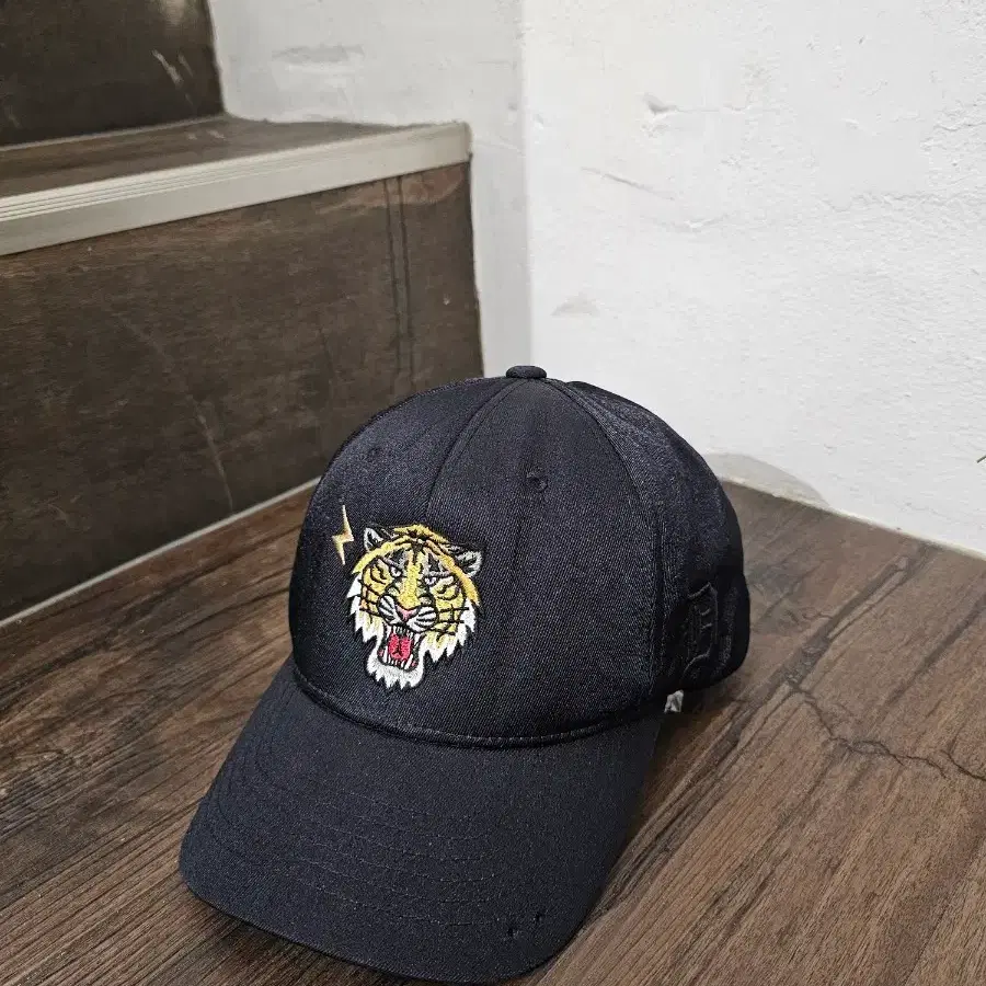 MLB 디트로이트 타이거즈 자수 볼캡