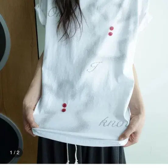 온스카 엔젤 버튼 티 화이트 (새상품)