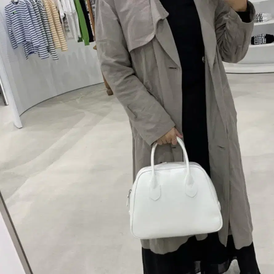 꼼데가르송 아오야마 라운드 백 3호 화이트 무광
