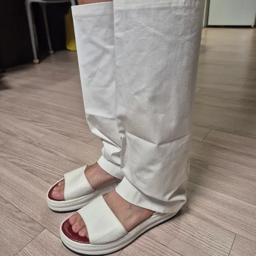 장폴고띠에 made in japan 화이트 팬츠 샌들 230사이즈