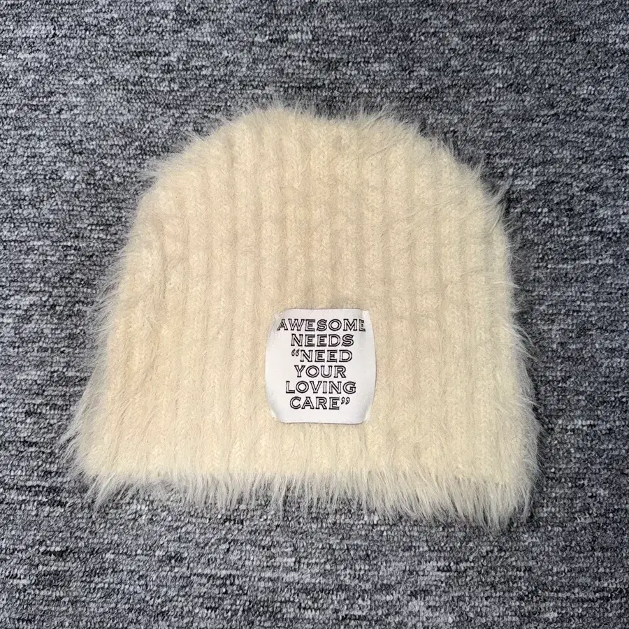 어썸니즈 BEAR KNIT HAT_FUR CREAM