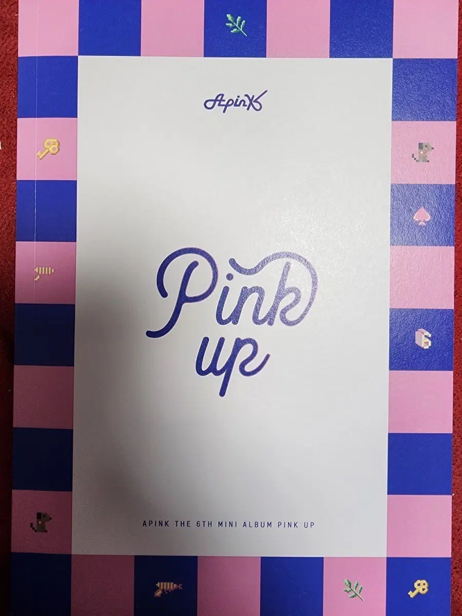 에이핑크 미니 6집에 들어 있던 화보책 + 사진들만 팝니다