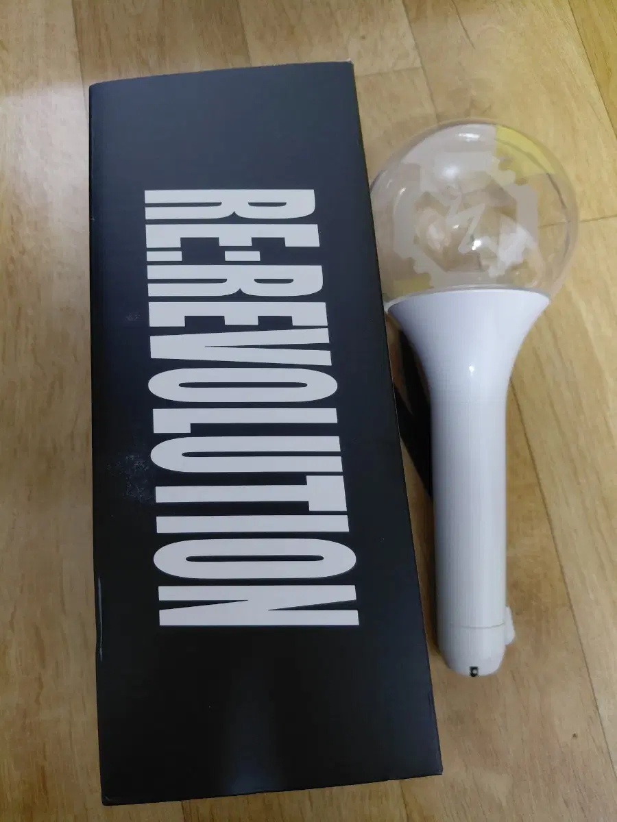 [급전]리레볼루션 응원봉 판매합니다
