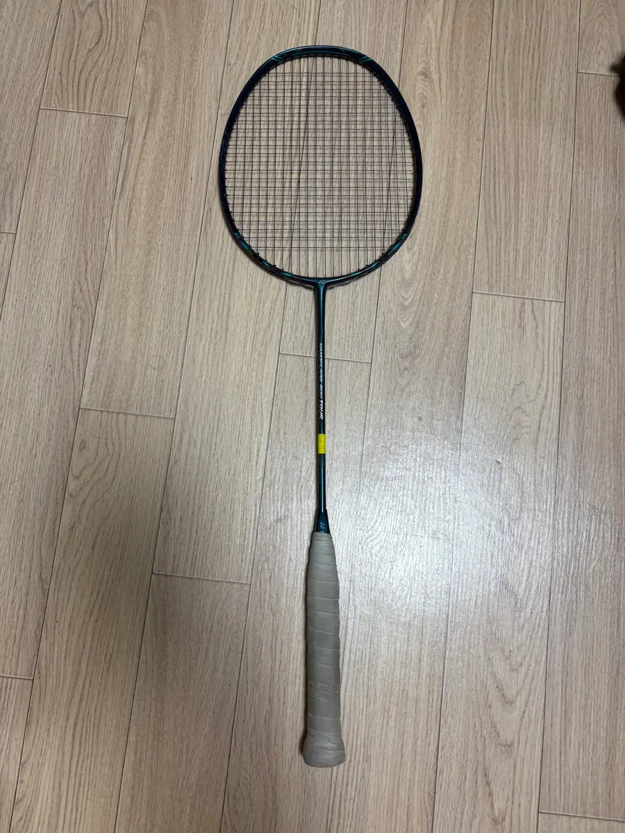 YONEX NANOFLARE 800 TOUR