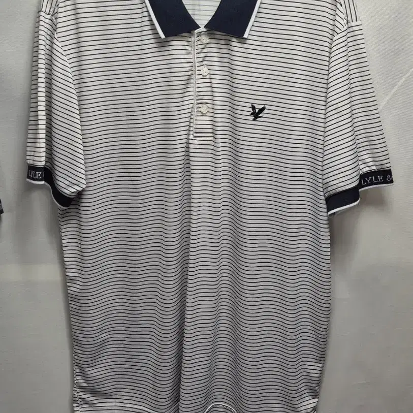 Lyle & Scott 스트라이프 카라티