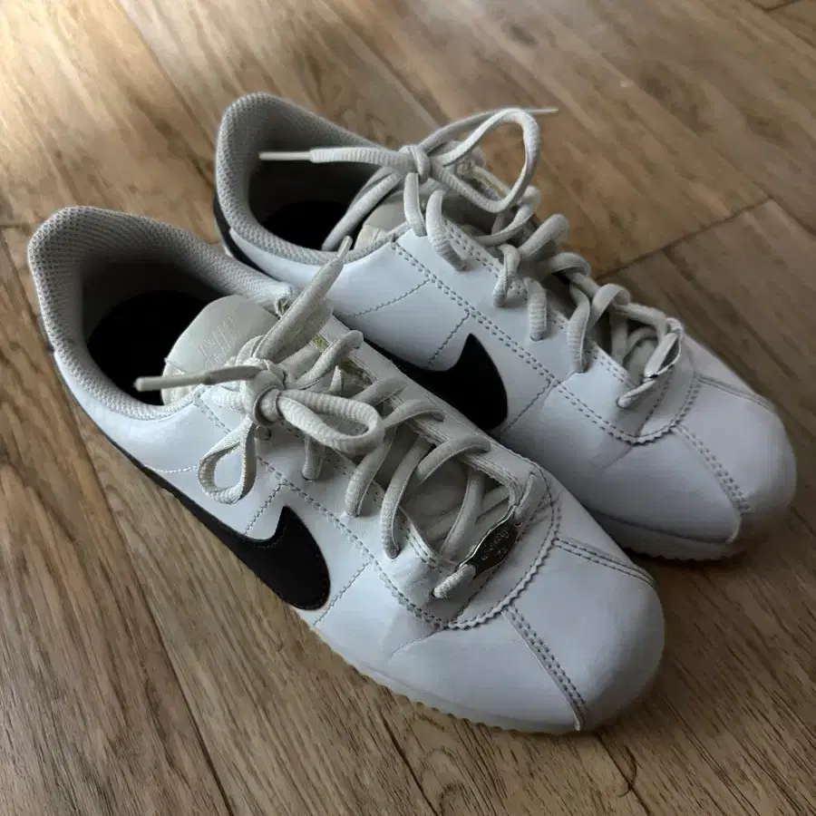 나이키 코르테즈 230