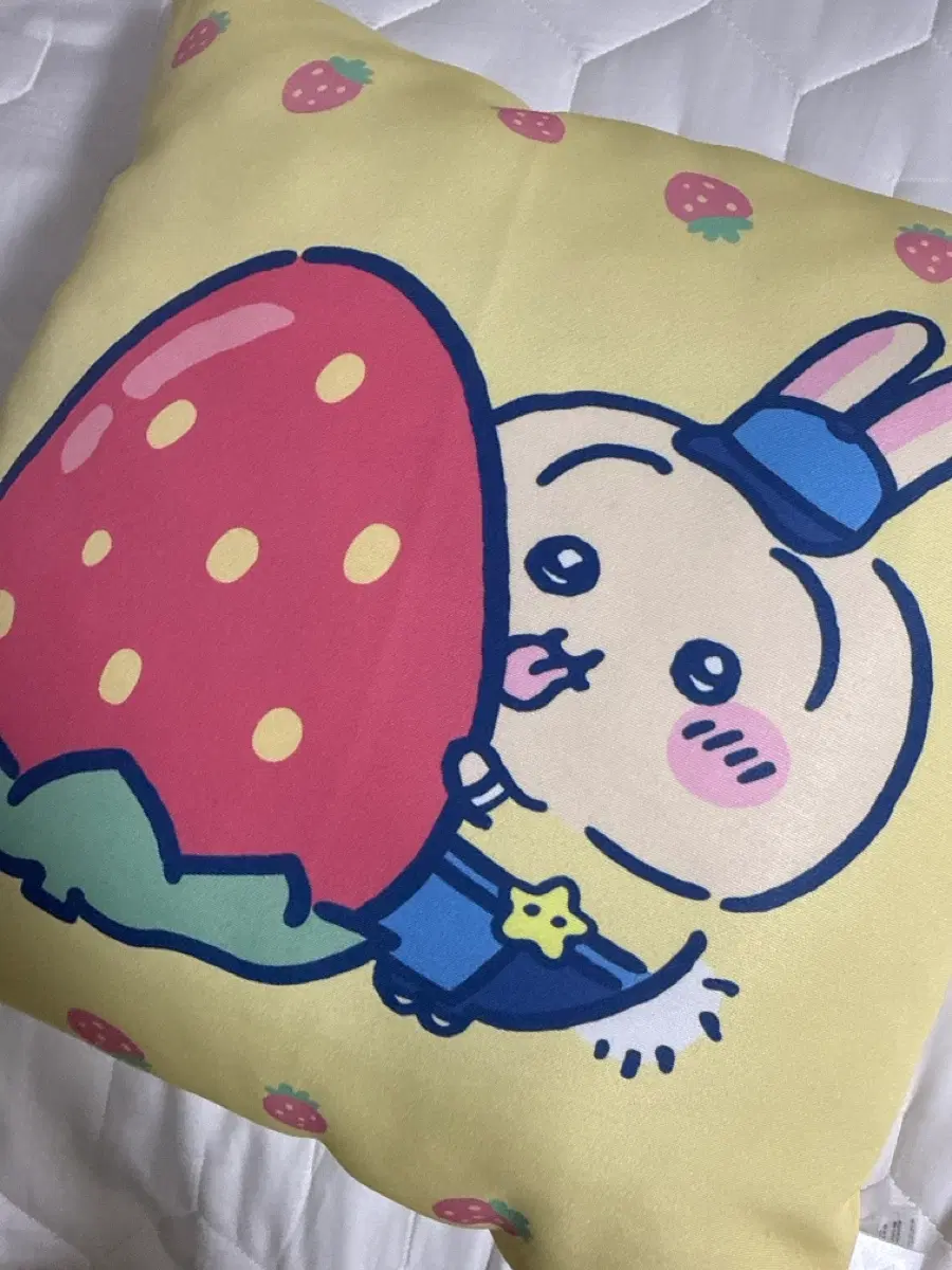 이디야 먼작귀 콜라보 우사기 쿠션