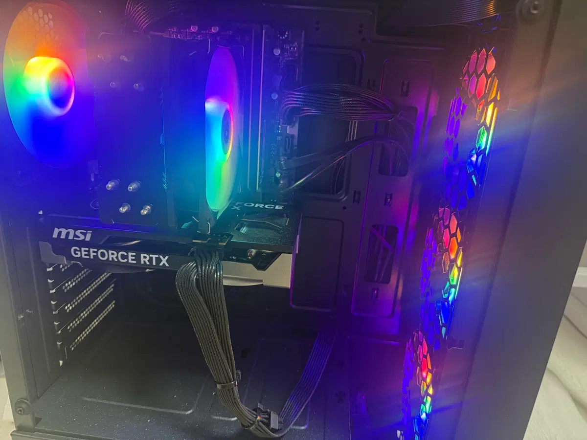 i5-12400f RTX5060 고사양 게이밍 본체(1년도 안쓴 제품)