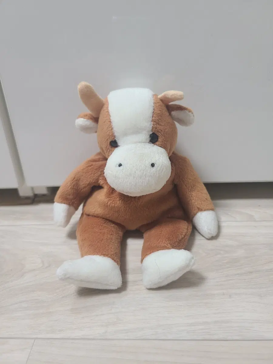 티와이베어 갈색 소 인형 판매합니다.