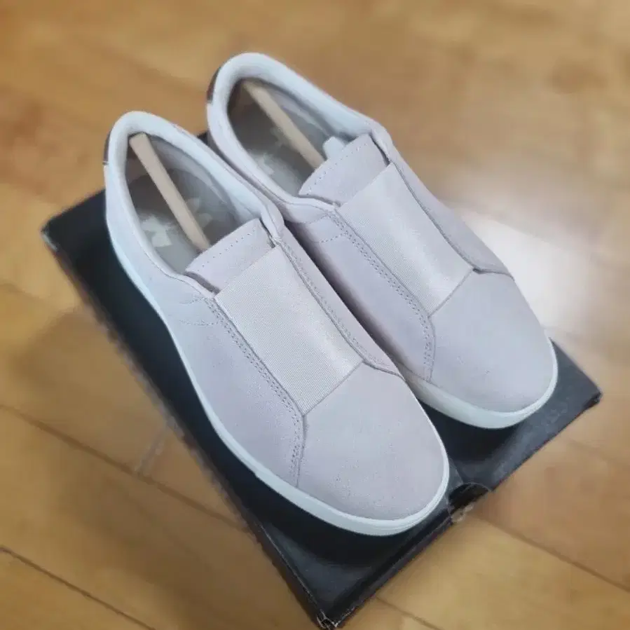 언더아머 핑크 로즈 슬립온 225