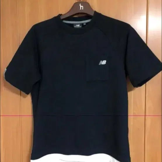 뉴발란스 검정 레이어드 티셔츠 S