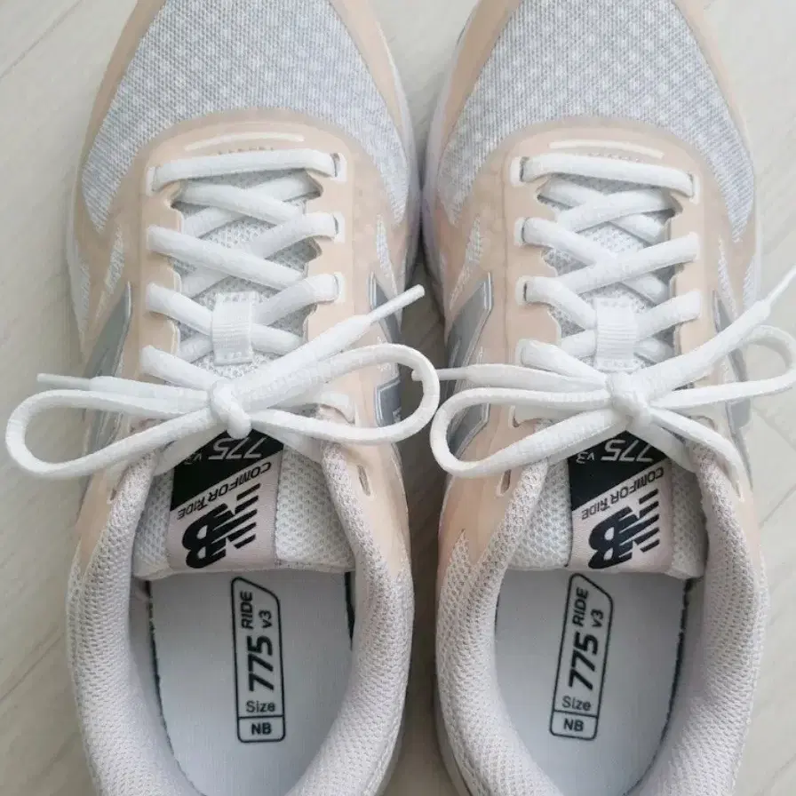 뉴발란스 775v3 운동화 230