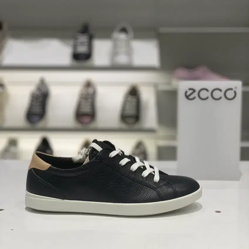 ECCO 에코 천연 소가죽 스니커즈 레져(230)