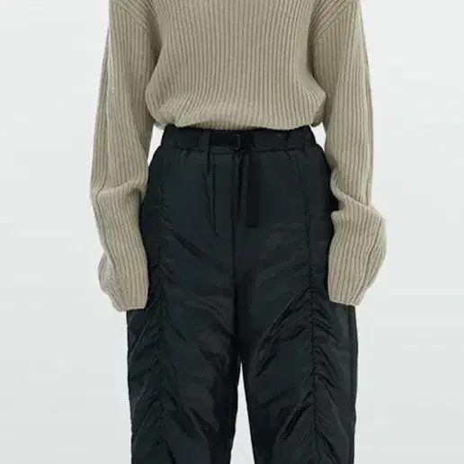 아모멘토 PADDED SHIRRED PANTS 패디드 팬츠 0사이즈