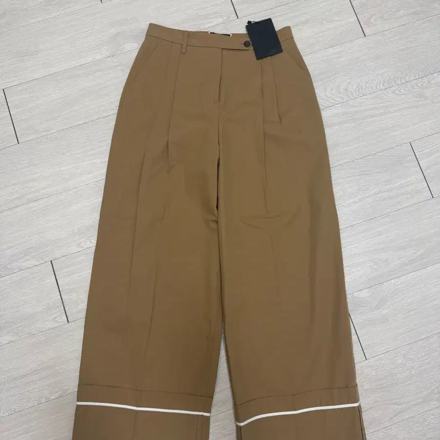 ENOR 카멜 와이드 슬랙스