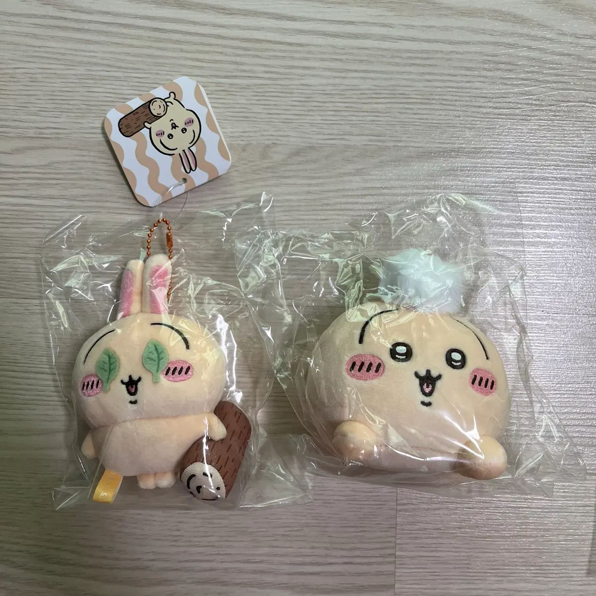 먼작귀 우사기 통나무 나뭇잎 엉덩이 마스코트 키링 인형