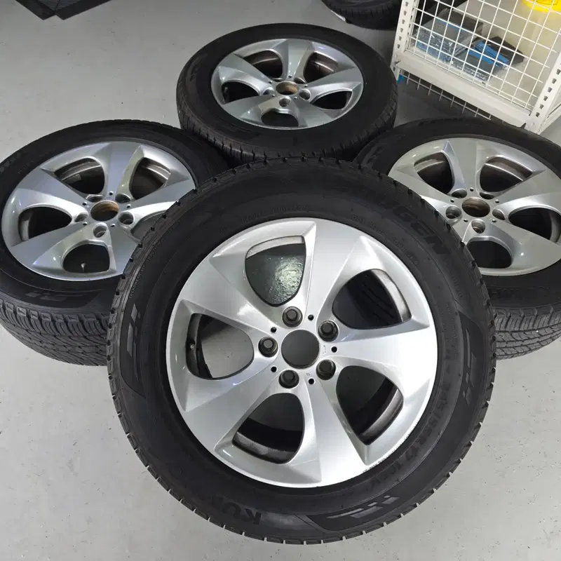 BMW F25 X3 17인치 순정 휠타이어 세트 팝니다
