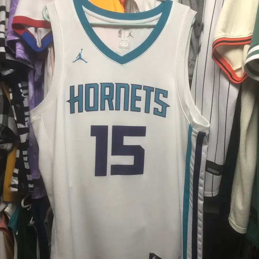(새거급) 에어조던 NBA 샬럿 호네츠 켐바 워커 홈 유니폼 져지 사이즈 XL