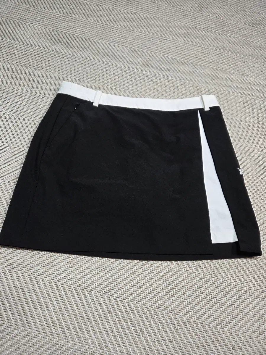 M) PXG 골프 큐롯 블랙 화이트 배색